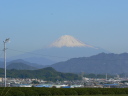 冬になると美しい富士山が見えます。